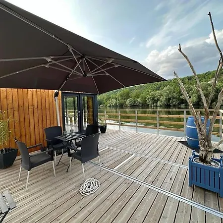 Reve Sur L'eau Botel *